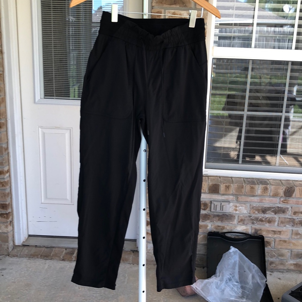 Lululemon high rise cropped pant black size 4